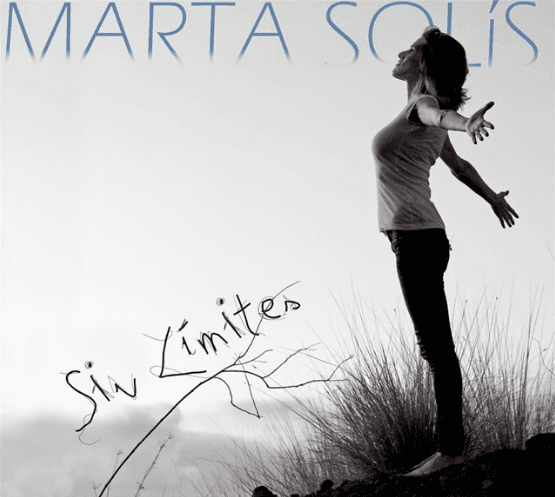 Mundo de papel by Marta Solís